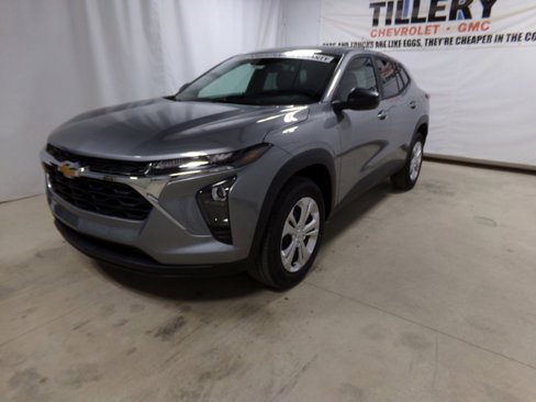 New 2025 Chevrolet Trax LS image 3