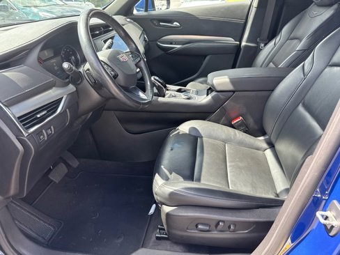 Certified 2023 Cadillac XT4 Premium Luxury image 9