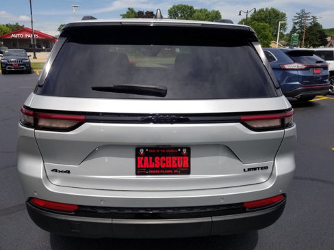 Certified 2023 Jeep Grand Cherokee Limited w/ Black Appearance Package image 6