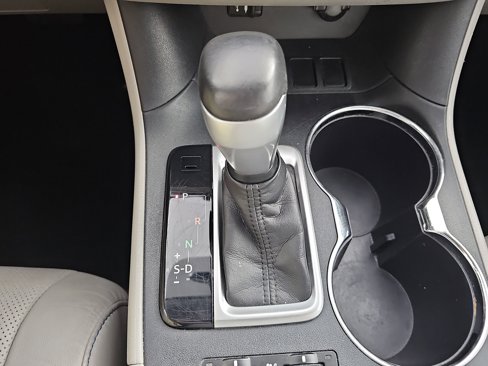 Used 2014 Toyota Highlander Limited image 17