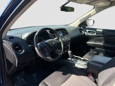 Used 2020 Nissan Pathfinder S image 2