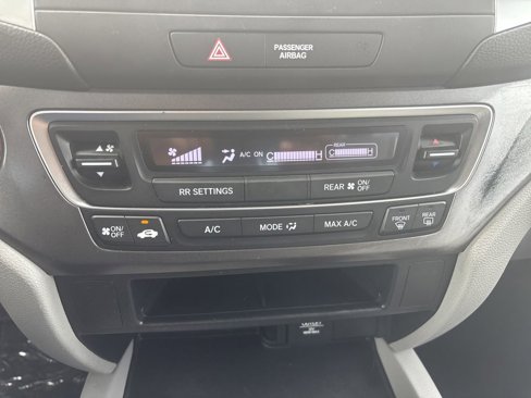 Used 2016 Honda Pilot LX image 17