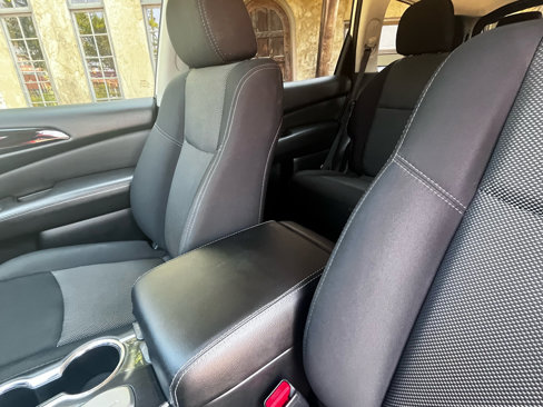 Used 2018 Nissan Pathfinder SV w/ SV Tech Package image 38