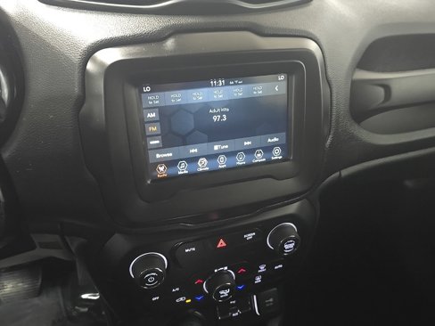 Used 2020 Jeep Renegade Latitude image 24