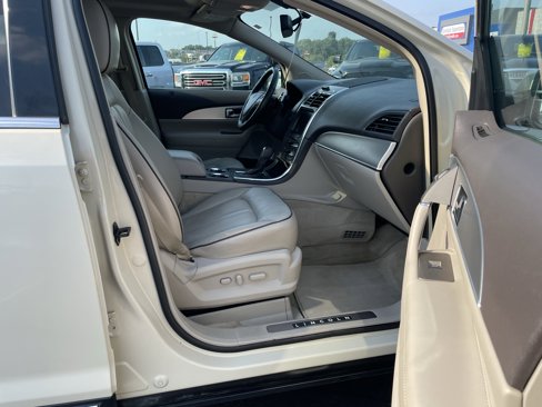 Used 2014 Lincoln MKX AWD w/ Equipment Group 102A image 31