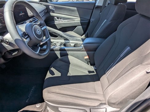 Used 2023 Hyundai Elantra SEL w/ Convenience Package image 16