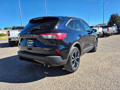 Used 2021 Ford Escape SE w/ SE Sport Appearance Package image 4