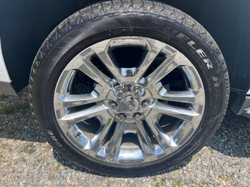 Used 2017 GMC Yukon SLT w/ Premium Edition image 12