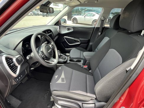 Used 2023 Kia Soul LX w/ LX Technology Package image 10
