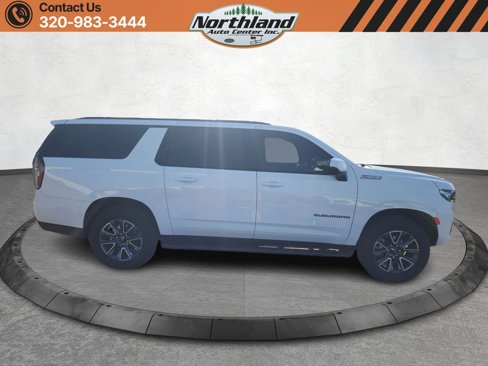 Used 2024 Chevrolet Suburban Z71 image 4