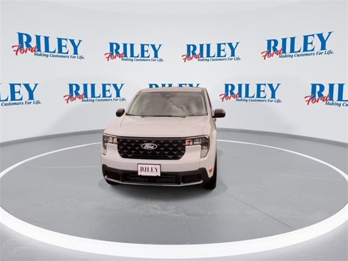 New 2025 Ford Maverick XLT image 3