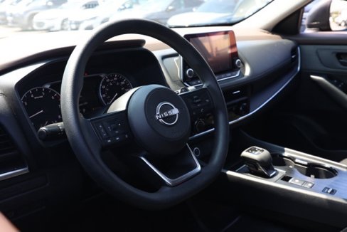 Used 2023 Nissan Rogue S image 14
