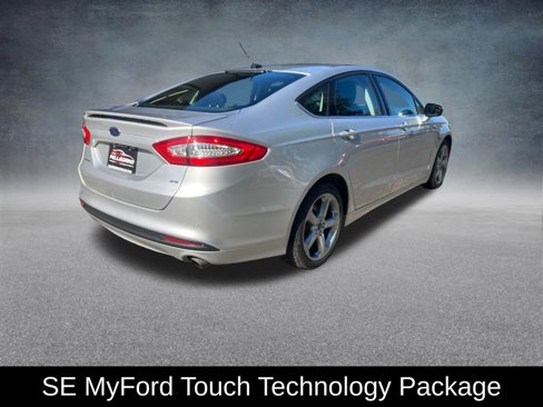 Used 2016 Ford Fusion SE image 6