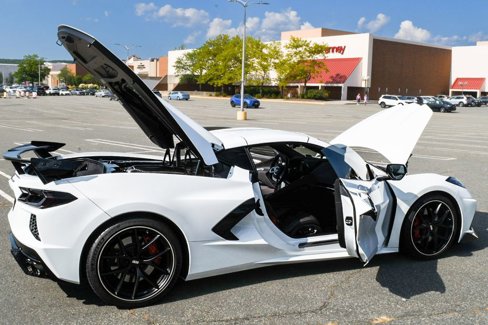 Used 2021 Chevrolet Corvette Stingray Premium Cpe w/ Z51 Performance Package image 8