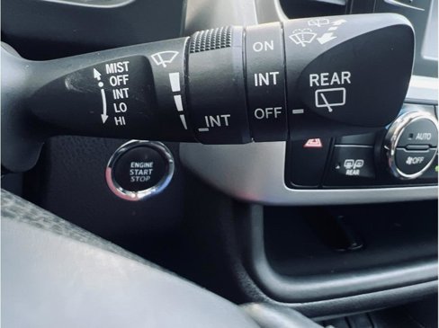 Used 2019 Toyota Highlander SE image 20