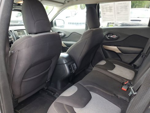 Used 2018 Jeep Cherokee Latitude image 9