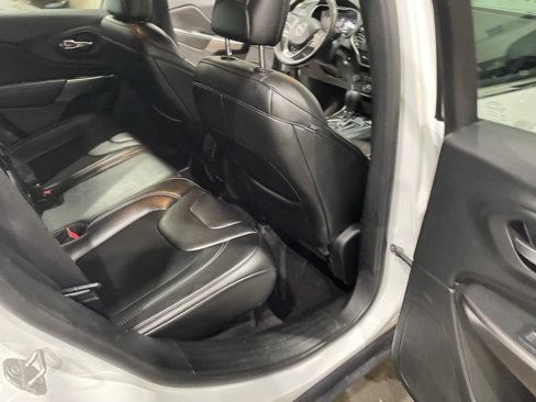 Used 2019 Jeep Cherokee Latitude Plus w/ Cold Weather Group image 20