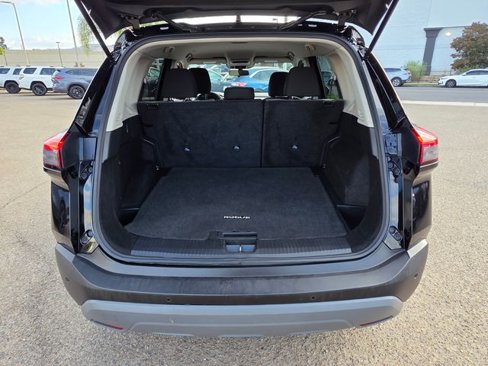 Used 2023 Nissan Rogue SV image 10