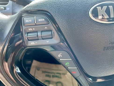 Used 2017 Kia Forte S image 21