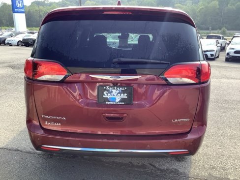 Used 2020 Chrysler Pacifica Limited w/ Tire & Wheel Group image 9