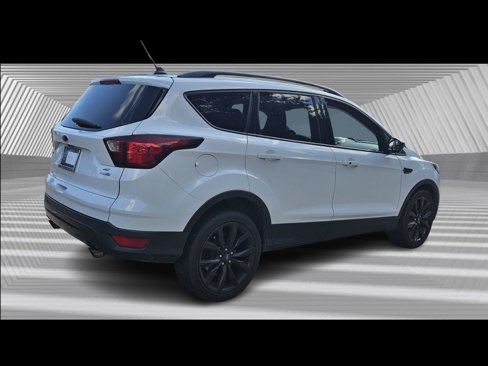 Used 2019 Ford Escape SE image 5