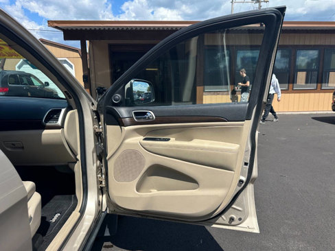 Used 2014 Jeep Grand Cherokee Laredo w/ Security & Convenience Group image 14