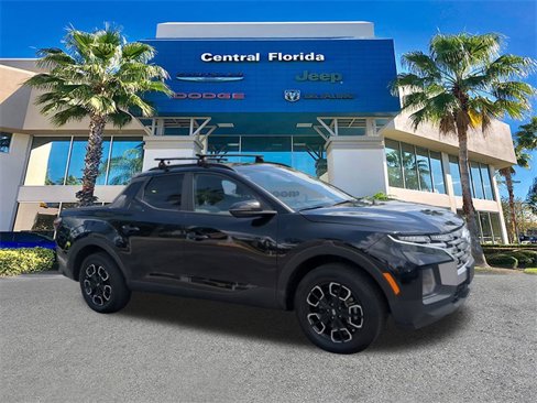 Used 2023 Hyundai Santa Cruz SEL Premium image 2