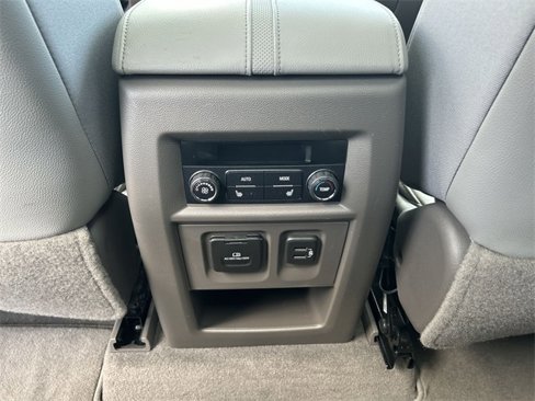 Used 2018 Chevrolet Traverse Premier w/ Driver Confidence II Package image 37