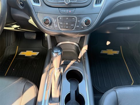 Used 2020 Chevrolet Malibu LT w/ Leather Package image 11