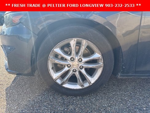 Used 2017 Chevrolet Malibu LT image 4