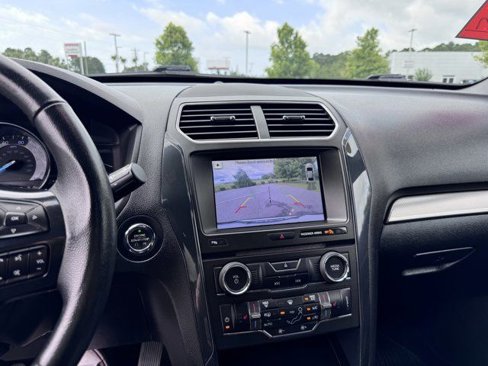 Used 2018 Ford Explorer XLT w/ Equipment Group 202A image 20