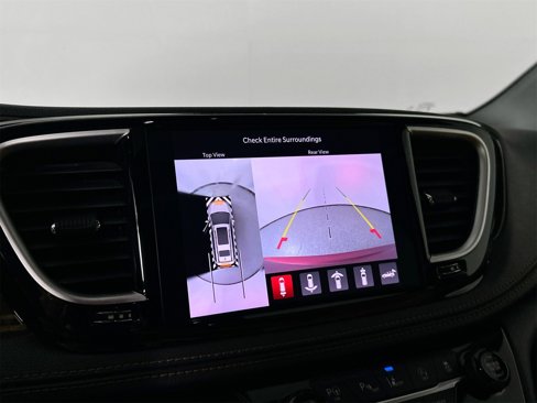 Used 2023 Chrysler Pacifica Pinnacle image 16