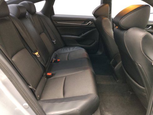 Used 2018 Honda Accord Sport image 19