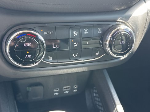 Used 2023 Chevrolet TrailBlazer LT w/ Convenience Package image 25