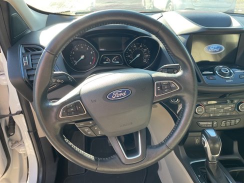 Used 2019 Ford Escape Titanium image 10