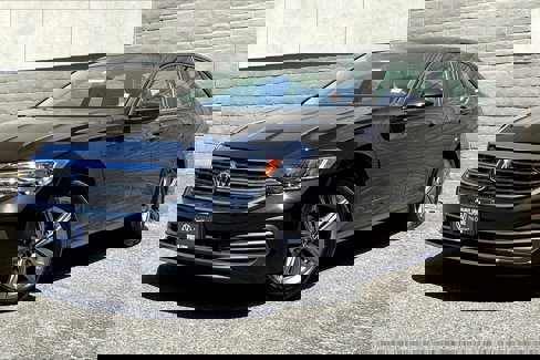Certified 2024 Volkswagen Jetta SE w/ Panoramic Sunroof Package image 12