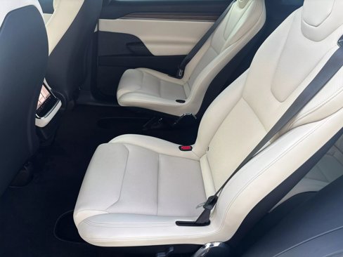 Used 2022 Tesla Model X image 12