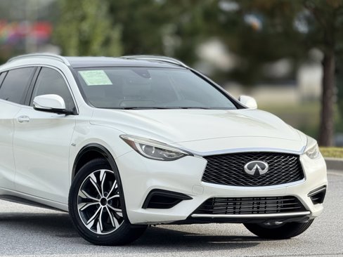 Used 2018 INFINITI QX30 image 49