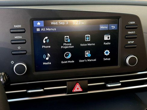 Used 2025 Hyundai Elantra SE image 19