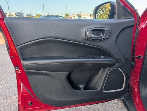Used 2018 Jeep Compass Latitude w/ Popular Equipment Group image 28
