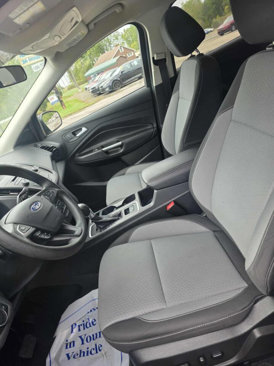 Used 2017 Ford Escape SE image 9