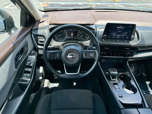 Used 2023 Nissan Rogue S image 21
