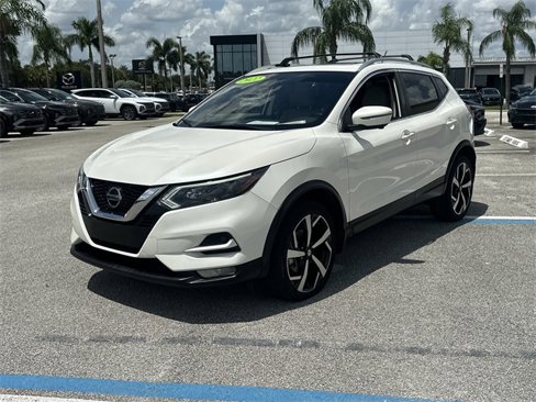 Used 2022 Nissan Rogue Sport SL w/ Premium Package image 2