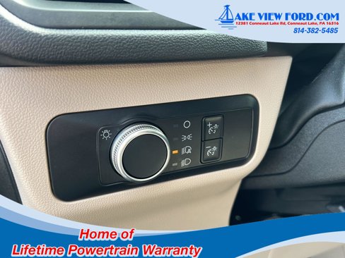 Used 2020 Ford Escape SE image 19