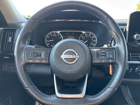 Used 2022 Nissan Pathfinder SV w/ SV Premium Package image 16