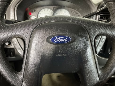 Used 2003 Ford Escape XLS image 18