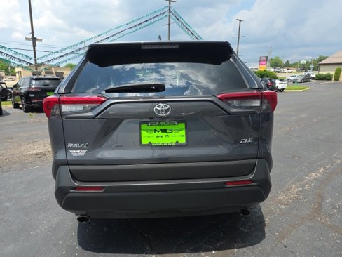 Used 2019 Toyota RAV4 XLE image 5