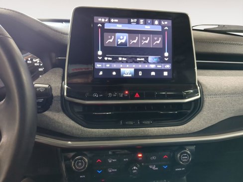 Used 2022 Jeep Compass Latitude w/ Convenience Group image 24