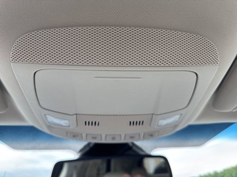 Used 2024 Ford Edge Titanium image 18