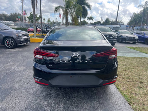 Used 2019 Hyundai Elantra SE image 6